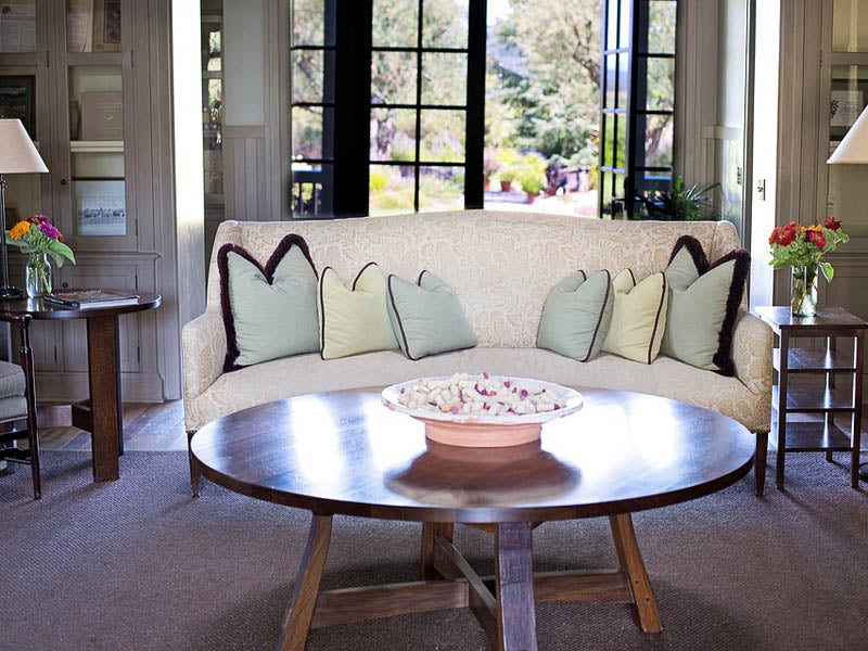 Give Your Home a Summer Makeover by Following these Effective Tips