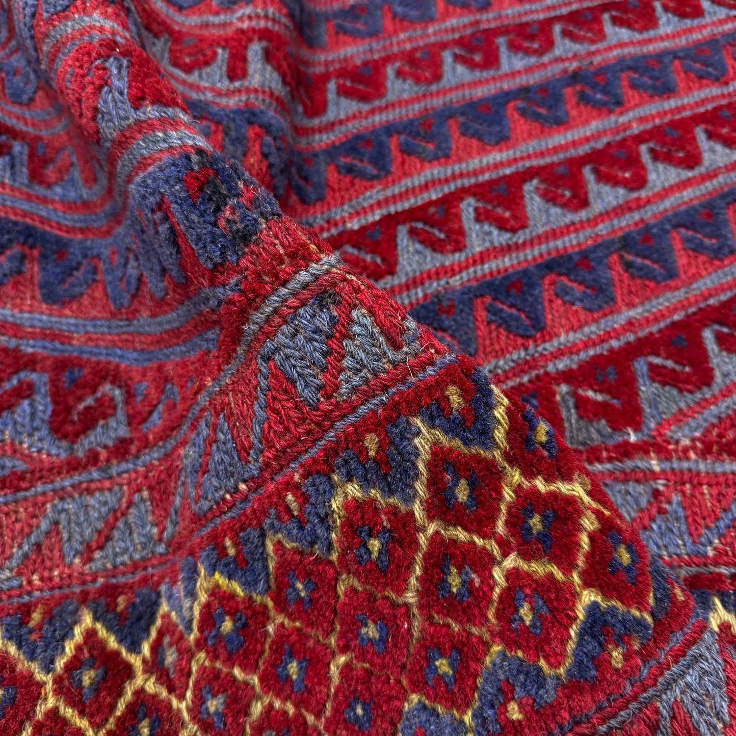 Handmade Mushwani Carpet – 4' 11" x 5' 9" ft (149 x 176 cm) | SKU: R39737