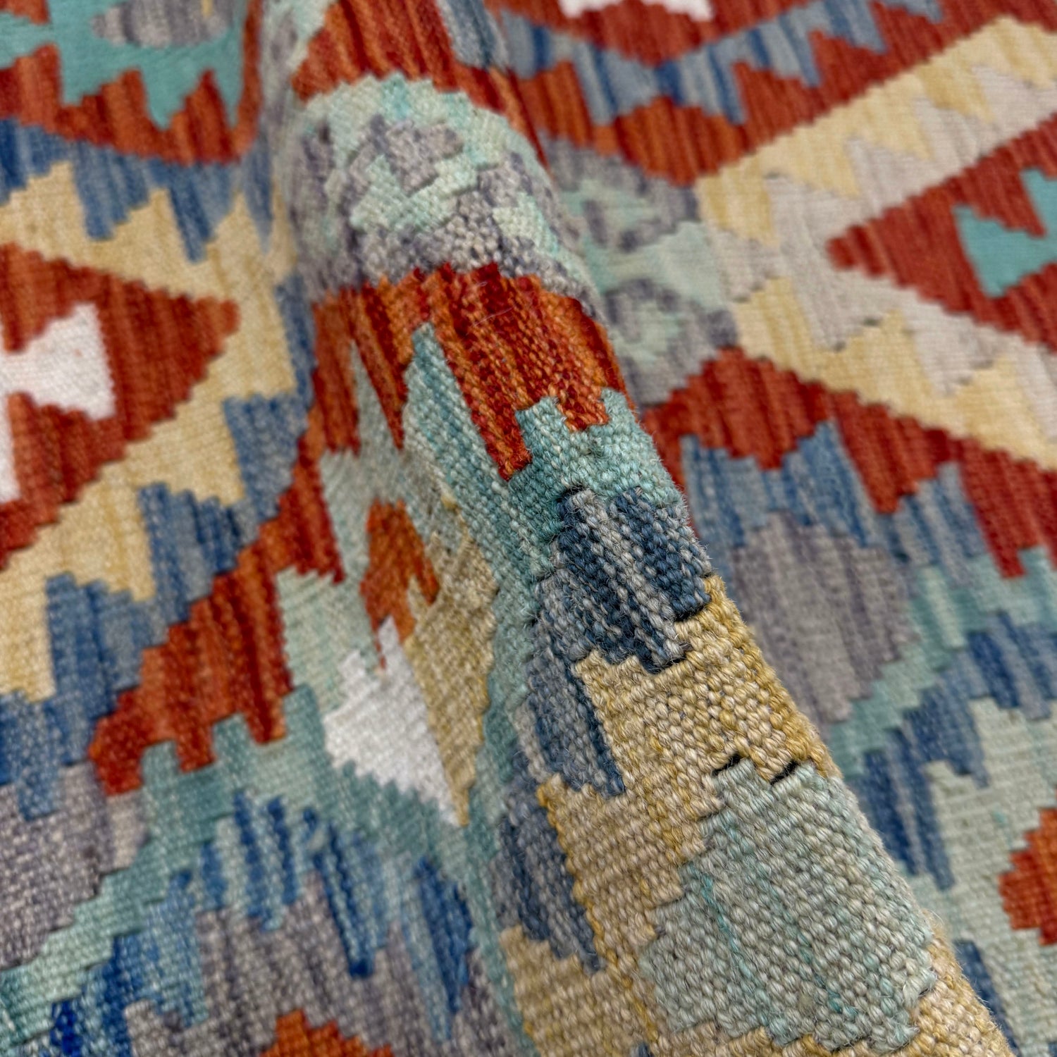 Hand Knotted Flatweave Kilim – 155 x 191 cm | SKU: R39818