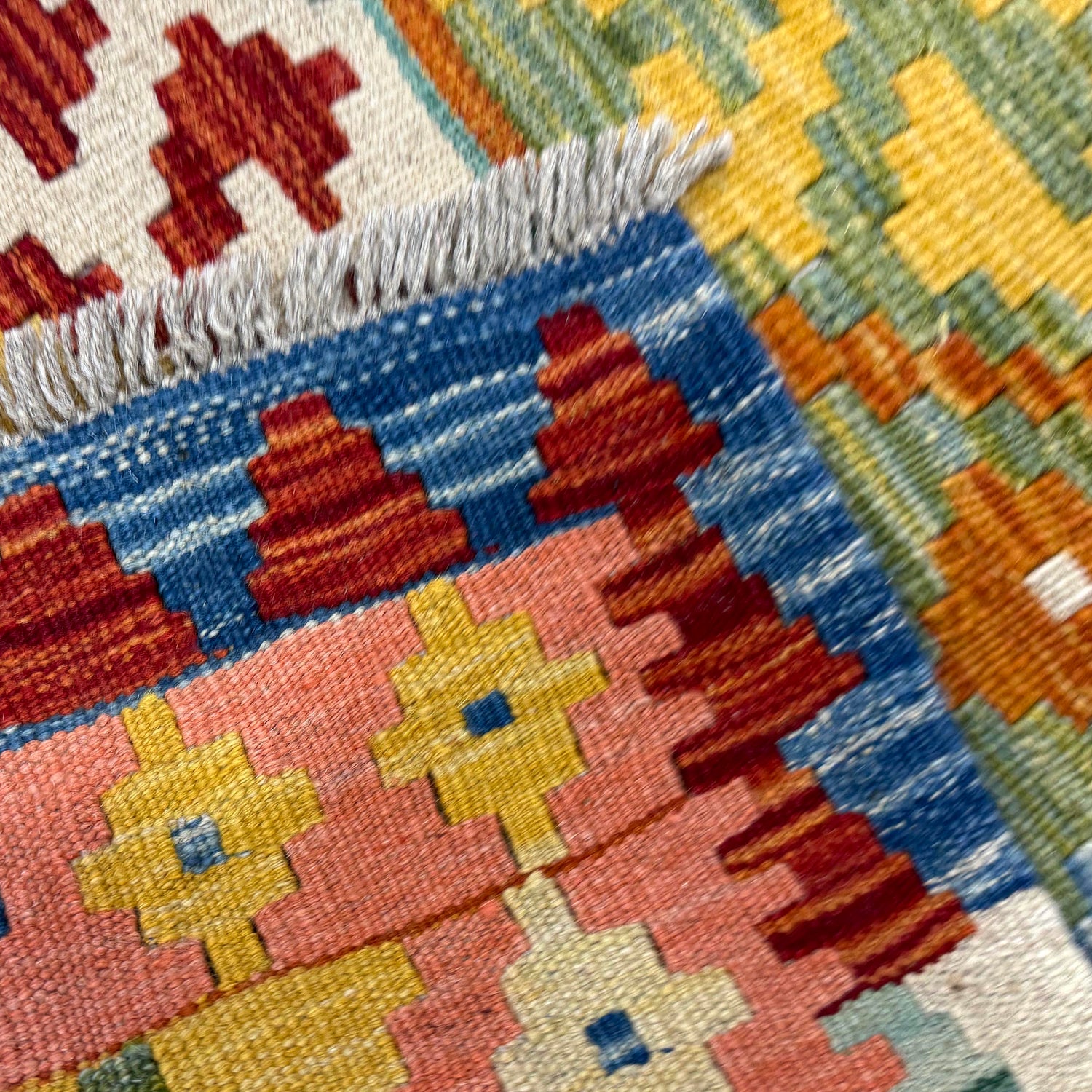 Handmade Turkish Design Wool Kilim – 4' 1" x 5' 10" ft (124 x 178 cm) | SKU: Y39670