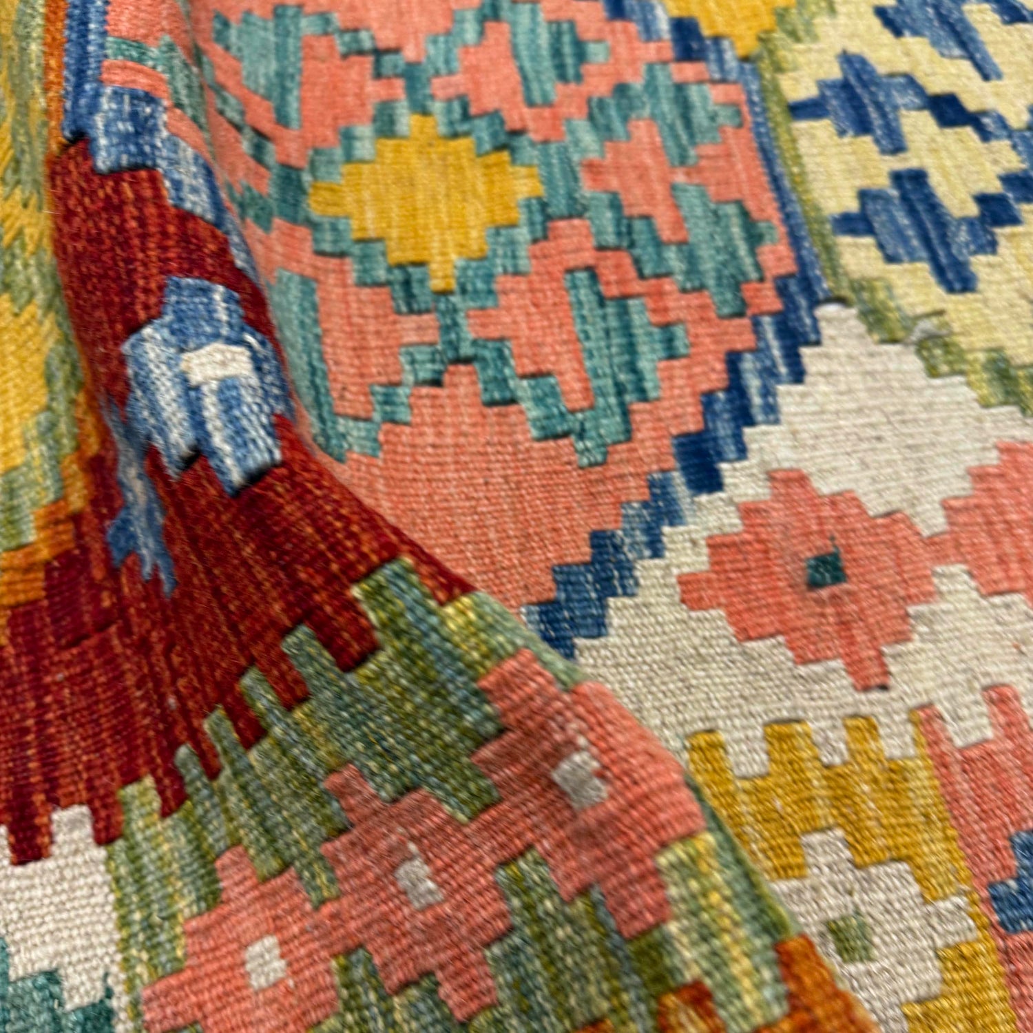 Handmade Turkish Design Wool Kilim – 4' 1" x 5' 10" ft (124 x 178 cm) | SKU: Y39670