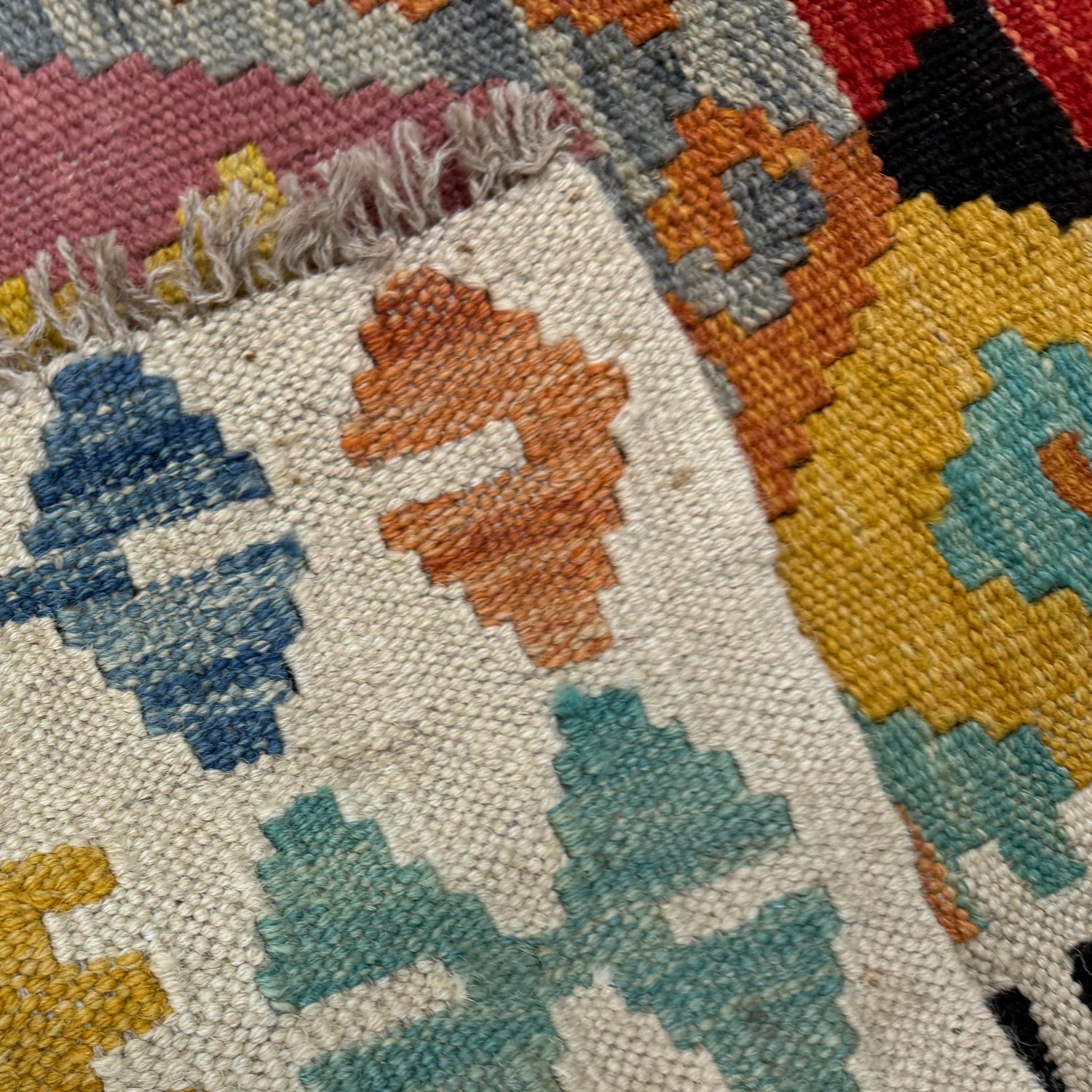 Hand Made Afghan Kilim – 3' 7" x 5' 0" ft (110 x 152 cm) | SKU: Y39676